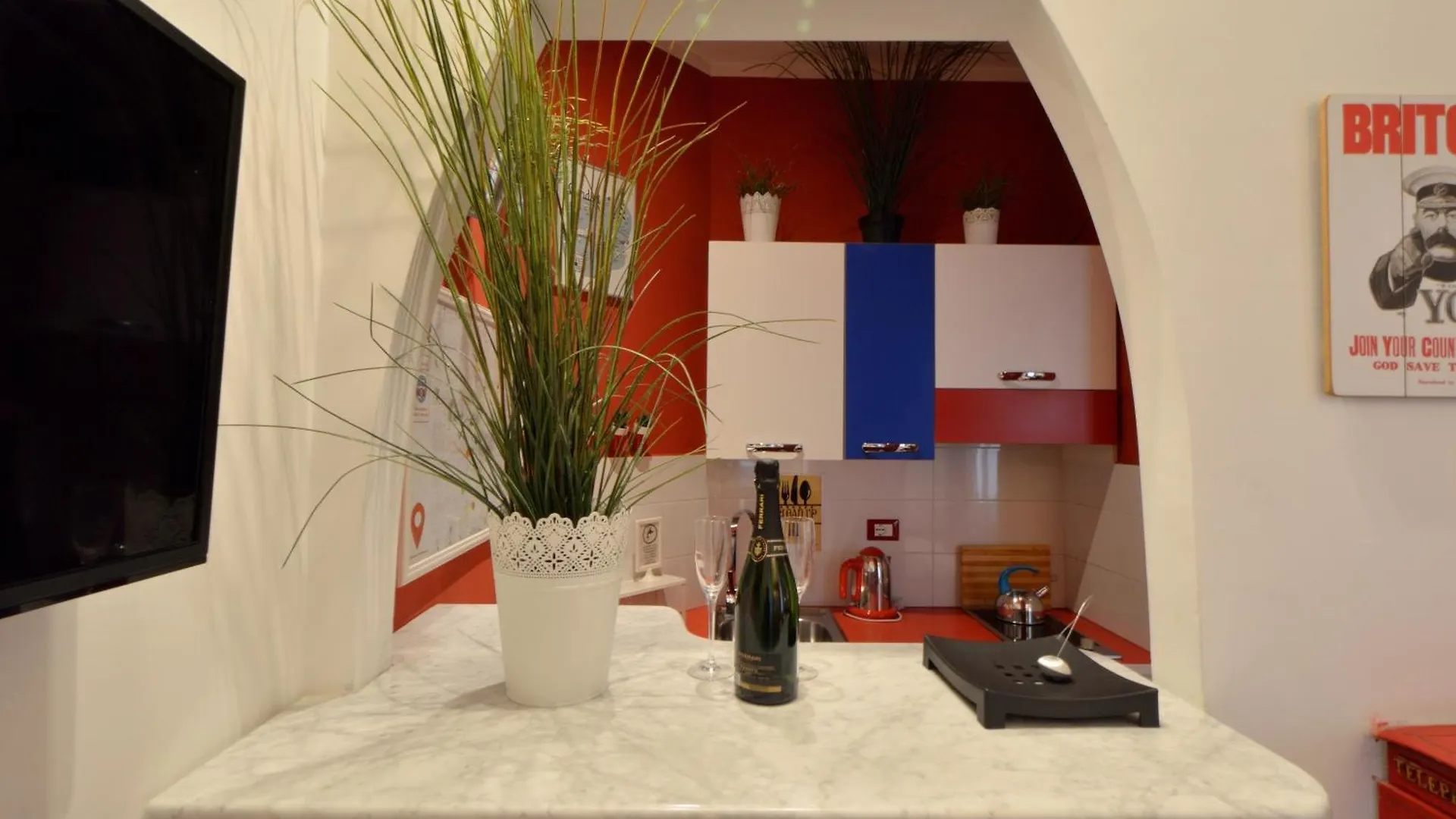 Bellissimo Mini Appartamento Deluxe Di Design E A Tema Inghiterra - Potente Wi-Fi Ottimo Il Collegamento Con Aeroporto Di Malpensa E Rho Fiera, Vicino A 3 Linee Metropolitane Μιλάνο 0*,  Ιταλία